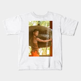 Beating the Drum 1 Kids T-Shirt